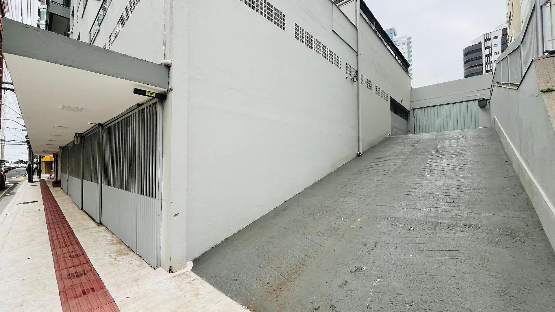 Curta! | 184 | 3 Quartos 80M Da Praia Balneário Camboriú